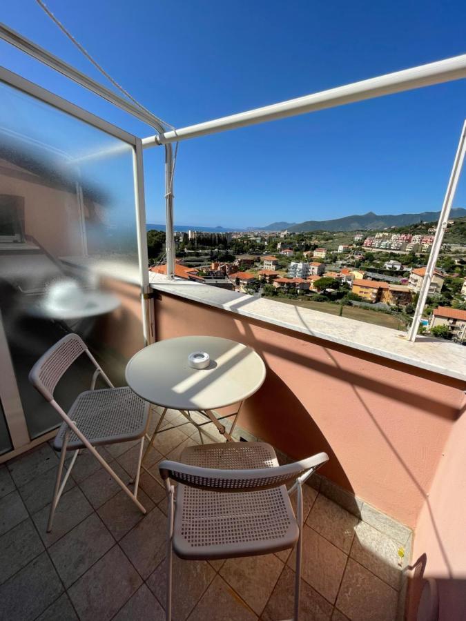 Appartamento Mimosa "A Casa Felice" Pietra Ligure Buitenkant foto