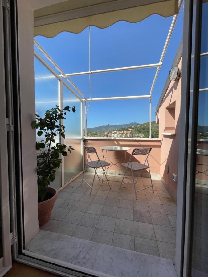 Appartamento Mimosa "A Casa Felice" Pietra Ligure Buitenkant foto